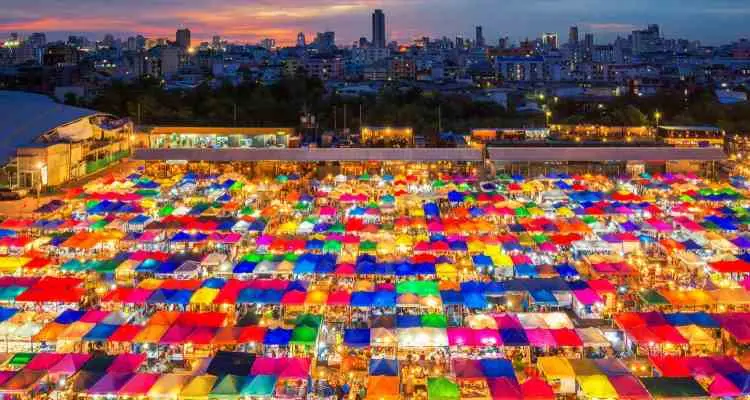 Chatuchak Weekend Market: Exploring Bangkok’s Vibrant Shopping Maze
