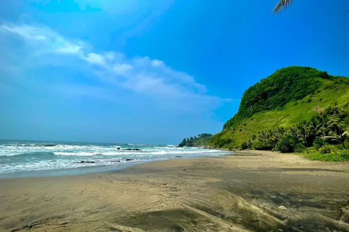 10 Most Beautiful Beaches in Central Java That You Must Visit for a Fun Vacation